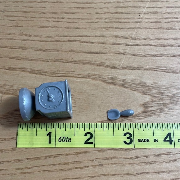 Lil Woodzeez Hopin Farmers Market Replacement Scale & Scoop Calico Critters Set - Picture 3 of 3